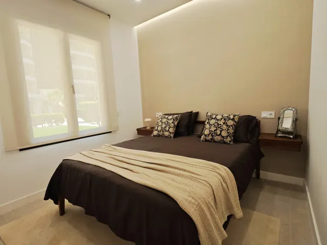 Apartamento en Fuengirola de 2 dormitorios, 2 baños junto al mar en doña sofía — 7
