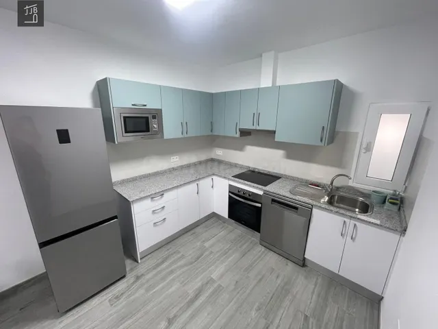 ¡A ESTRENAR! Moderno piso con terraza en Geneto – Todo inclu - foto 3