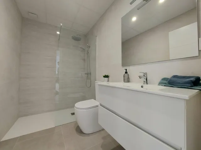 VILLAS PAREADAS DE OBRA NUEVA EN ROLDAN — 23