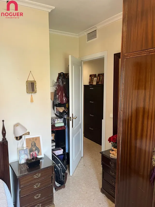 PISO ZONA ZOCO DE CUATRO DORMITORIOS , DOS BAÑOS , TERRRAZA Y  ASCENSOR — 10