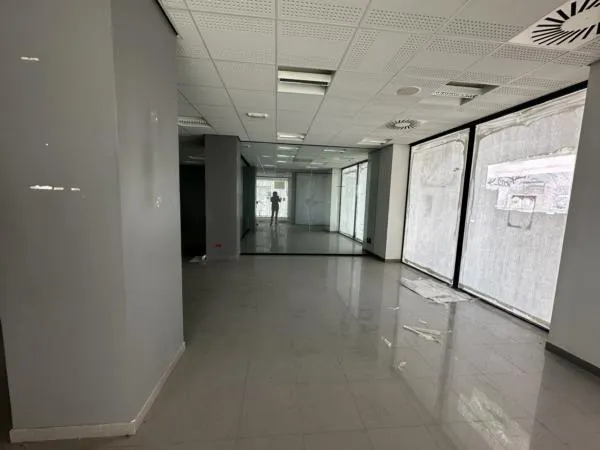 Local comercial — 8