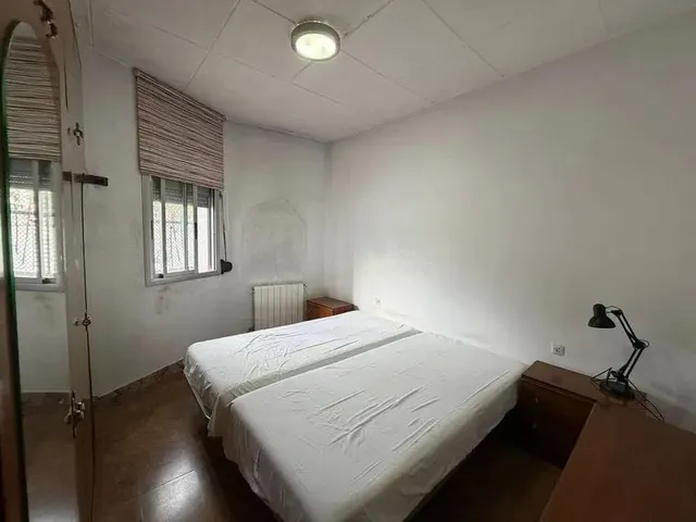 CHALET ADOSADO A REFORMAR, ESQUINERO CON SALIDA A DOS CALLES — 6