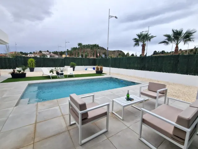 Villas espaciosas con piscina privada, en construcción, en un entorno natural muy privilegiado — 34