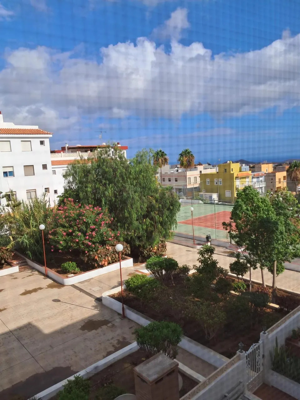 Parque La Reina.. Piso 3 habitaciones, 2 baños, balcon, garaje, trastero, solan