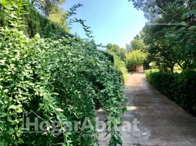 CHALET CON PISCINA, TERRAZA, GARAJE Y BARBACOA — 10