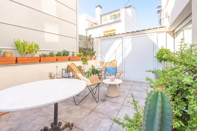 Casa con terraza en Les Casernes - foto 3
