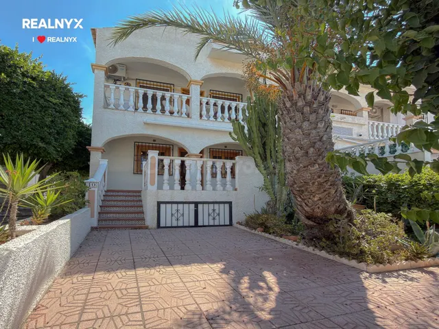 Novedad! Espectacular Bungalow con enorme terraza y ubicación privilegiada + Piscina comunitaria con zonas ajardinadas — 26