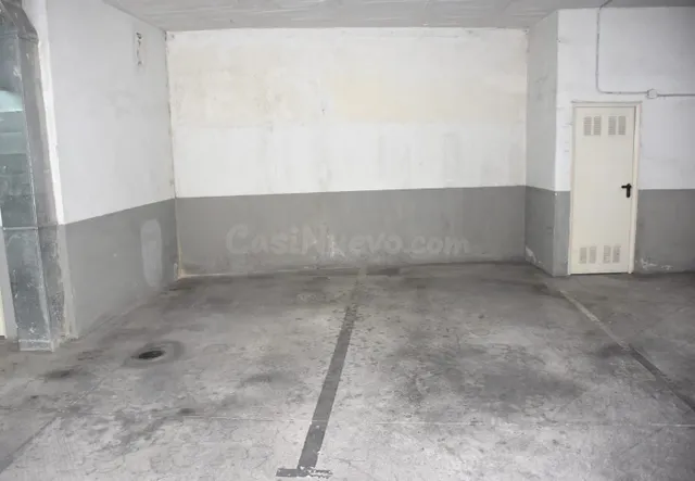 SE VENDE PLAZA DE GAARJE EN EL CENTRO — 3