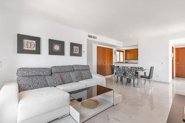 ATICO CON TRES TERRAZAS. GARAJE+TRASTERO. 2 DORM. 2 BAÑOS EN - foto 4