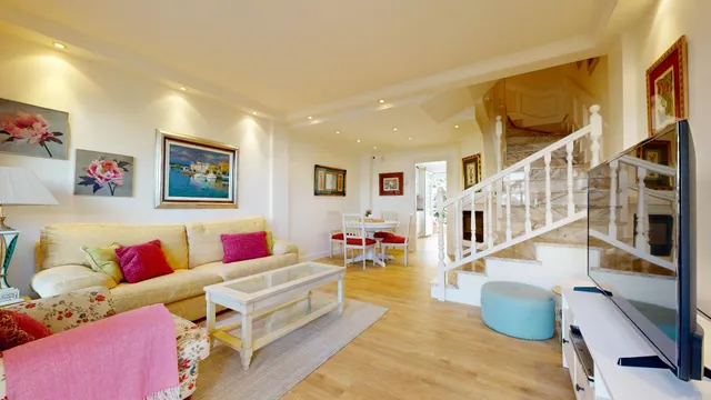 Chalet en primera línea de Laredo — 8