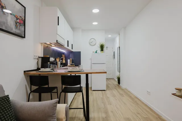 Apartamento reformado y a estrenar con salida directa a Pase de Las Canteras - listo para entrar a vivir — 12