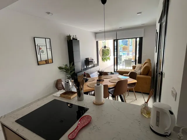 Magnífico apartamento en planta baja con orientación sur, ubicado en el exclusivo residencial Amanecer X, en la demandada zona de Los Altos, en Orihuela Costa. — 6