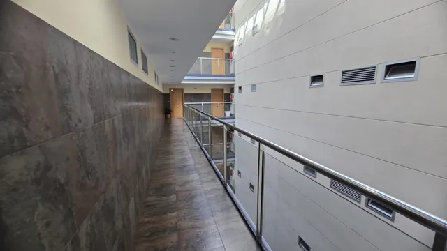 Piso con gran salón de 45 m2, garaje y trastero junto al Parque de Vioño — 43