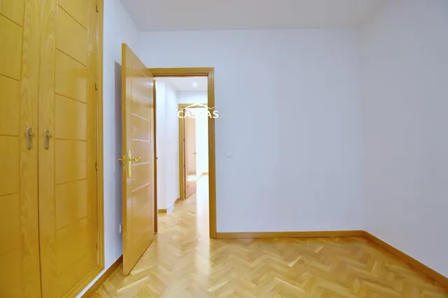 JARDINES DE MADRID con 2 habitaciones. Garaje, trastero y piscina. — 24