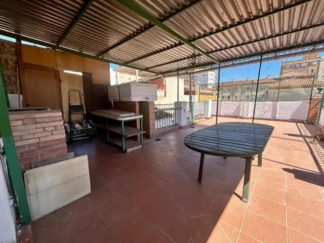 Amplia Casa para Reformar en el Corazón de la Ciudad — 48