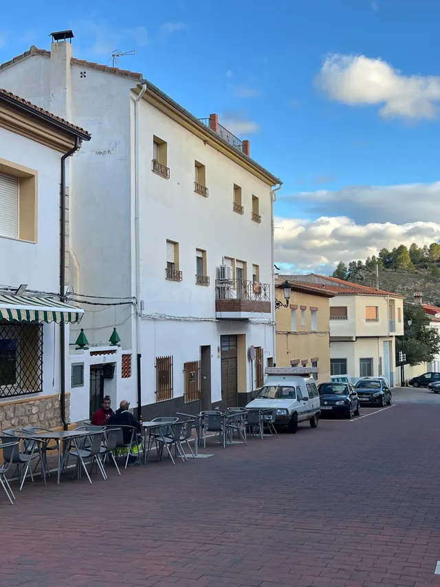 VIVIENDA DE 3 PLANTAS DE ALTURA MUY CENTRICA