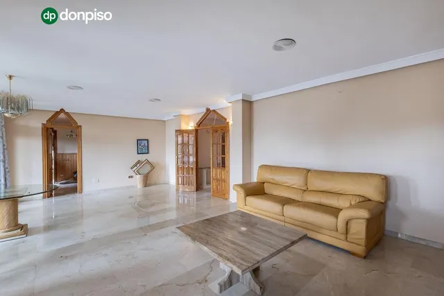 Espectacular casa independiente con piscina y grandes vistas en Monteluz (Peligros) — 10
