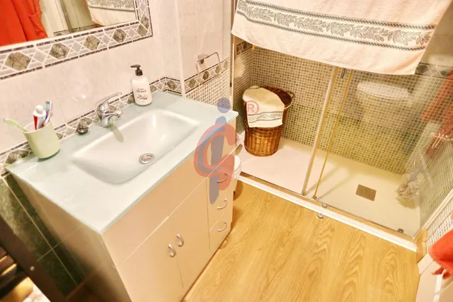 Piso impecable en Las Viñas con piscina comunitaria, terraza acristalada y muy cerca del mar — 17