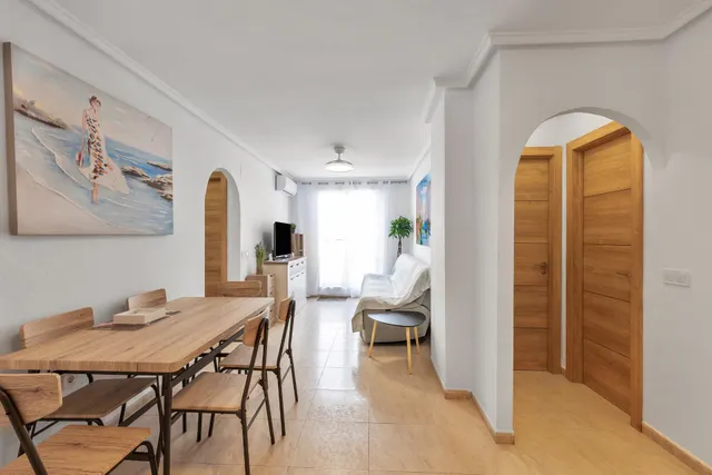 Impresionante Ático en esquina de TRES dormitorios reformado en el residencial Santa Gema — 10