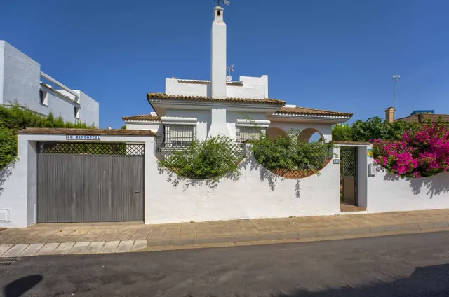 Exclusiva Villa de lujo situada en un enclave privilegiado d - foto 4