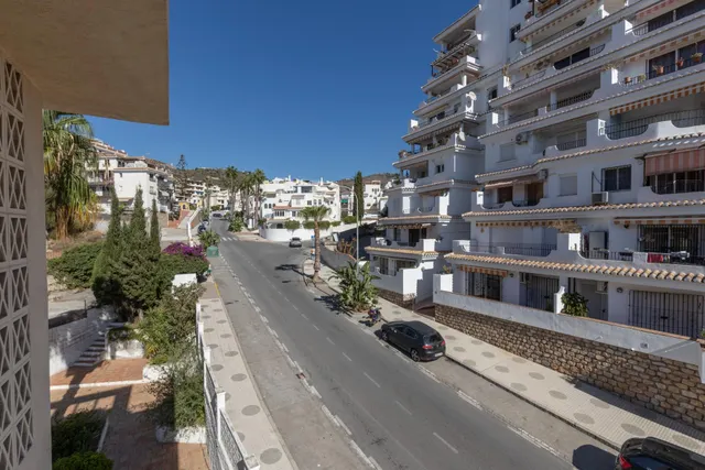 ¡exclusivo apartamento en primera linea de playa con reforma integral de alta gama! — 20
