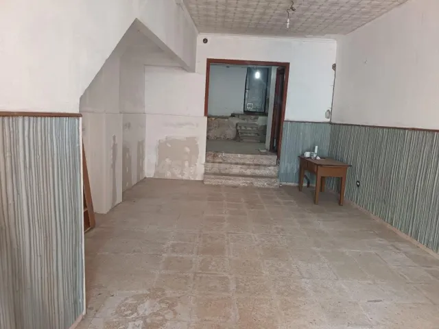 OPORTUNIDAD!!! SE ALQUILA BAJO ECONOMICO EN CASCO VIEJO