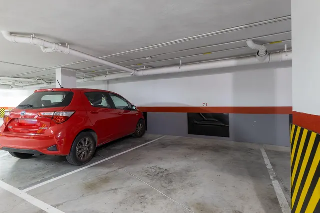 ÁTICO DE 4 habitaciones CON GRAN TERRAZA EN PLANTA, PARKING Y PISCINA COMUNITARIA EN CAS CATALÀ. — 37