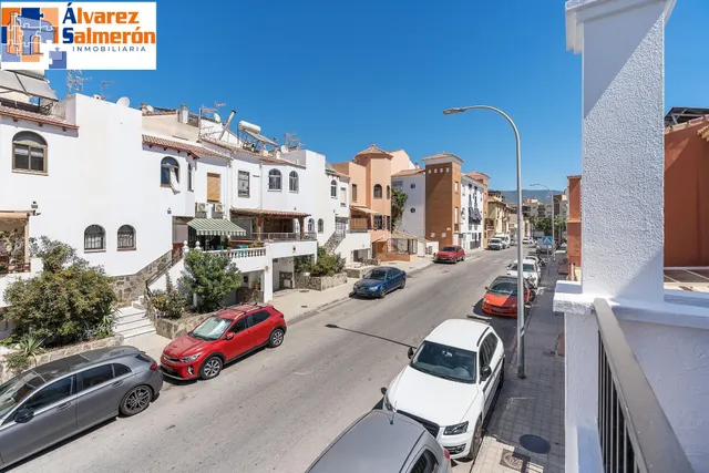 CASA ADOSADA EN MOTRIL — 48