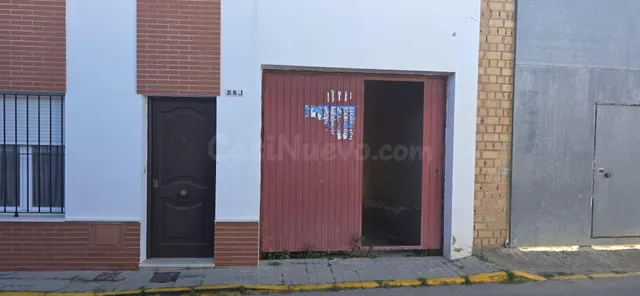 ¡AMPLIO GARAJE EN VENTA EN PATERNA DEL CAMPO!