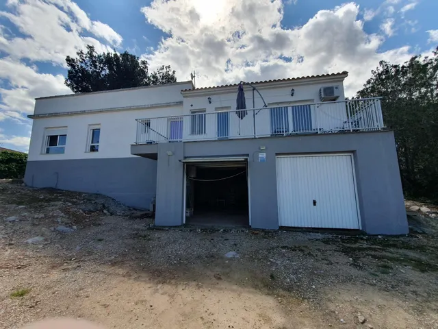 CHALET CON PARCELA Y VISTAS EN CUMBRES DE CALICANTO – ALQUILER TEMPORAL — 32