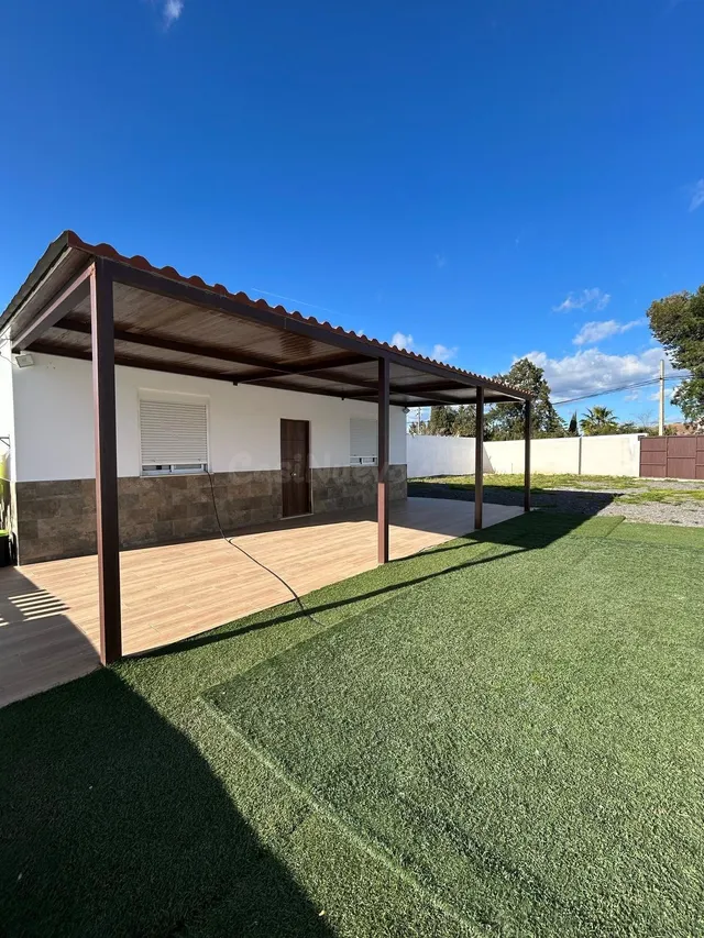 Parcela con casa y piscina en Torrepalma — 2