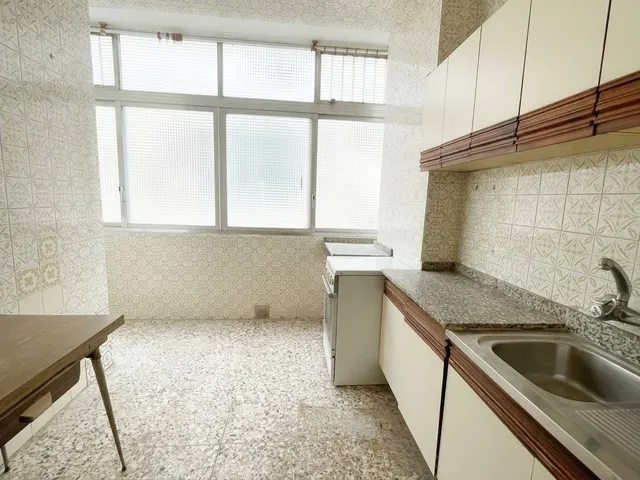 ¡Excelente oportunidad en Princesa Mercedes! Piso exterior con gran potencial de reforma — 6