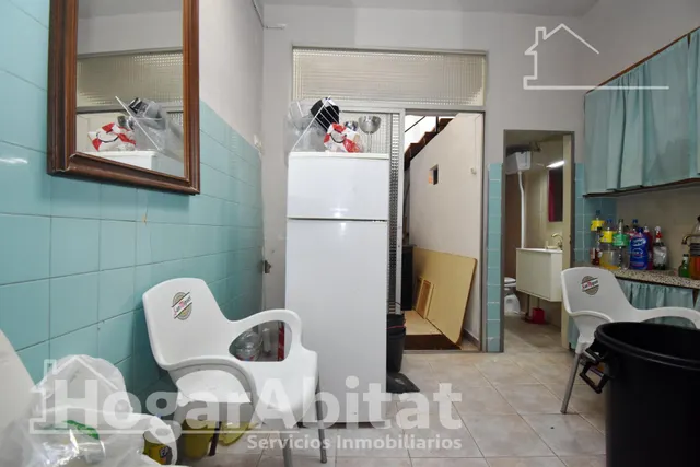 ¡OPORTUNIDAD DE INVERSIÓN! CASA CON BALCÓN Y PATIO EN EL CENTRO — 43