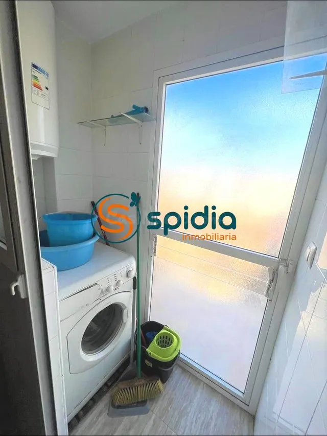 Amplio piso con 3 dormitorios y 2 baños en Águilas, Murcia - foto 4