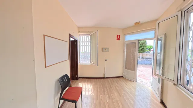 LOCAL COMERCIAL EN ESQUINA CON DOS FACHADAS | LOS OLIVOS, ADEJE — 31