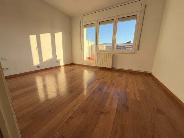 Ático de 2 habitaciones más despacho con terraza de 22 m2 - foto 4