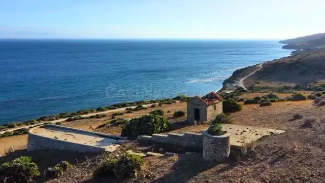 Parcela 300m² en venta - Primera linea de playa tarifa - foto 4