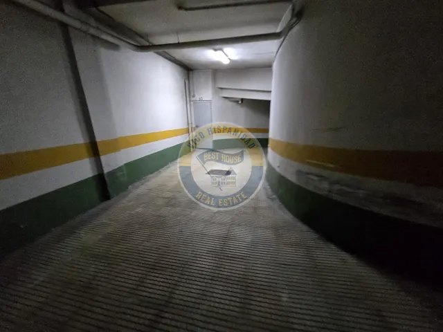 Plaza de garaje amplia próximo a povisa — 12