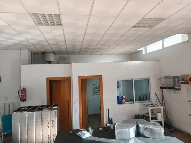 BAJO COMERCIAL EN PLENO CENTRO PUENTE TOCINOS — 4