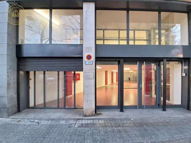 Nave industrial con despachos en venta en calle juan decon vado permanente vigente — 24