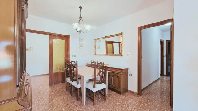 Amplio piso de 3 dormitorios con terraza y chimenea en Aveni - foto 4