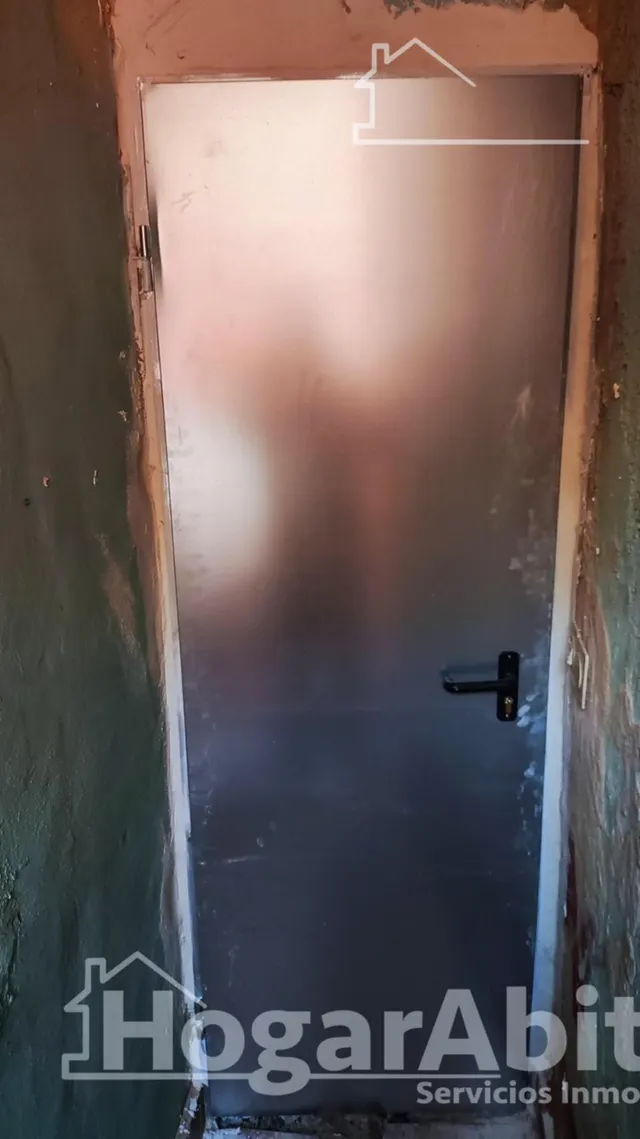 ¡ECONOMICA! AMPLIA CASA CON TERRAZA Y CON MUCHAS POSIBILIDADES — 38