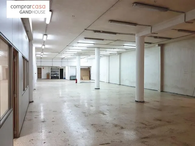 Fantástico Local en Esplugues de Llobregat — 6