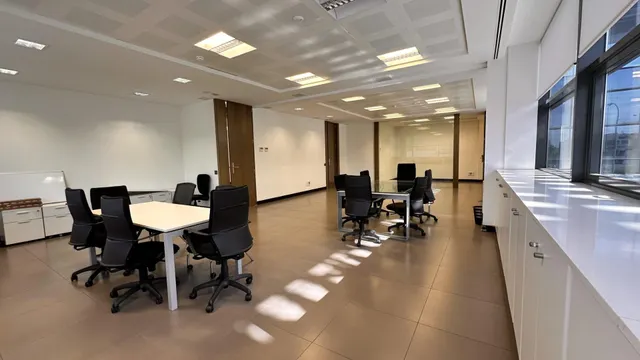 Oficina 1700m² en alquiler - Villaviciosa de Odón — 28