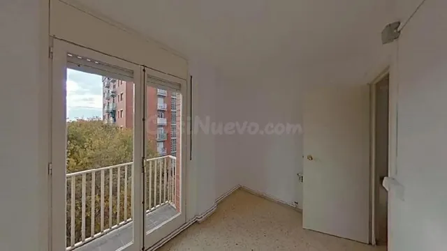 PISO OCUPADO 4 habitaciones, 2 BALCONES, PLANTA 3 CON ASCENS - foto 2