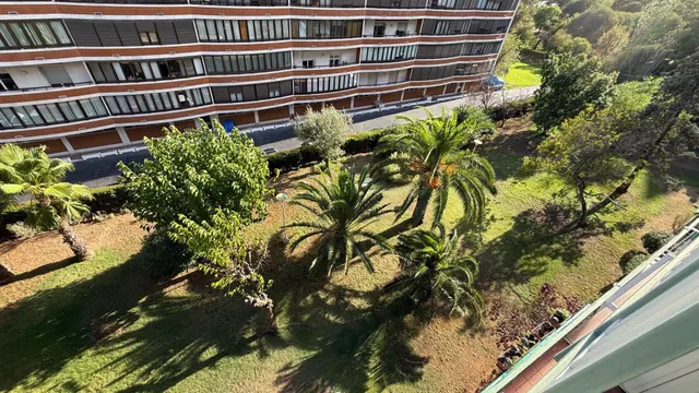Amplia vivienda de 4 habitaciones con terraza acristalada, chimenea y aparcamiento — 48