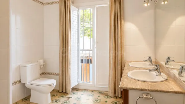 Casa histórica con grandes espacios en Llançà — 16