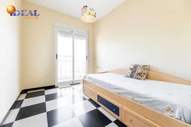 Amplio Chalet con piscina, pista deportiva y vistas en Ogíjares. — 17