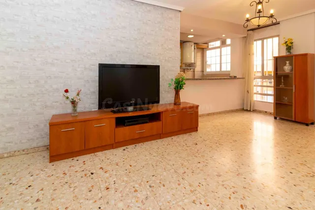 Amplio y Luminoso Piso en Valdepasillas, ¡Listo para Entrar  - foto 2