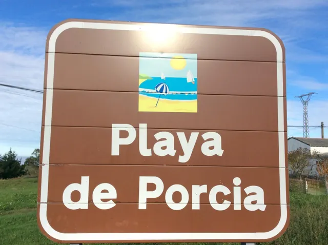 Parcela urbanizable de 1.967 m2 en El Franco, próxima a la costa — 16